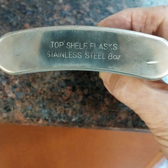 - Frieda Kahlo 8 oz Flask...NEW CONDITION. PROBABLY NEVER USED. - Picture 2 of 2